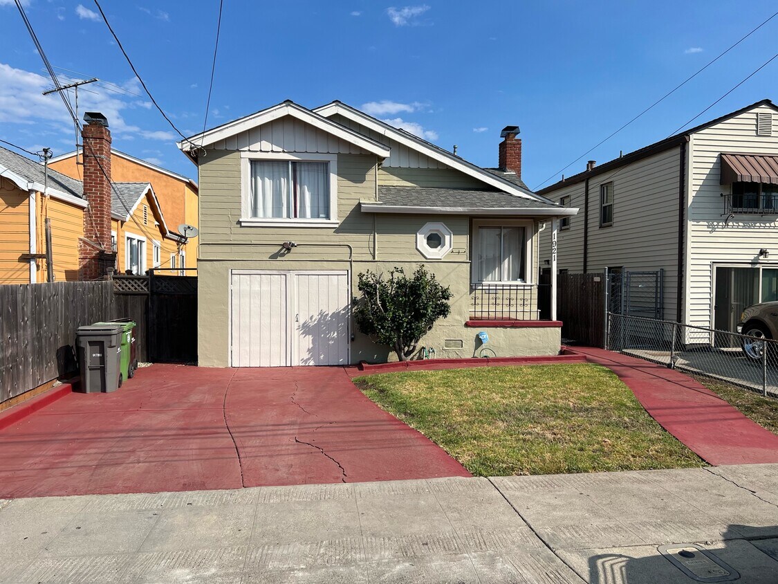 Primary Photo - 1921 103rd Ave