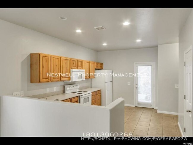 Building Photo - Daybreak Rambler with Finished Basement