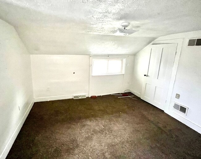 Building Photo - 816 11th Street