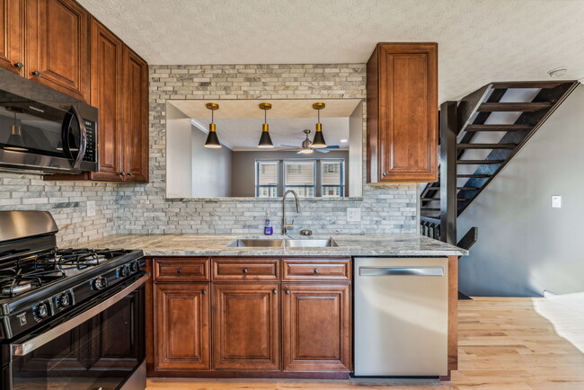 Foto del edificio - 7886 Barkwood Dr