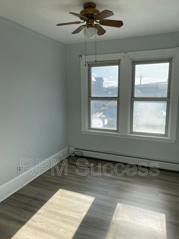 Foto del edificio - 447 Ash St