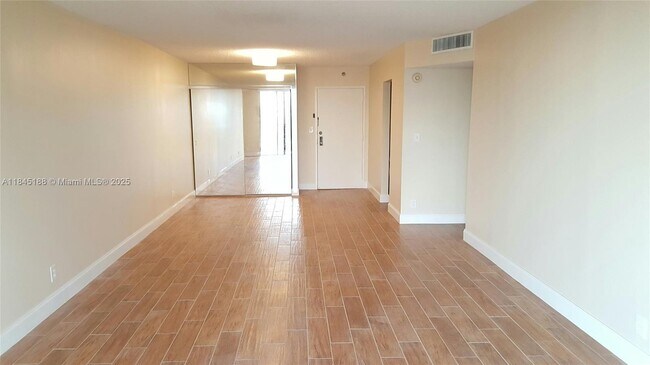 Building Photo - 18151 NE 31st Ct