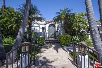 Building Photo - 1173 S Point View St