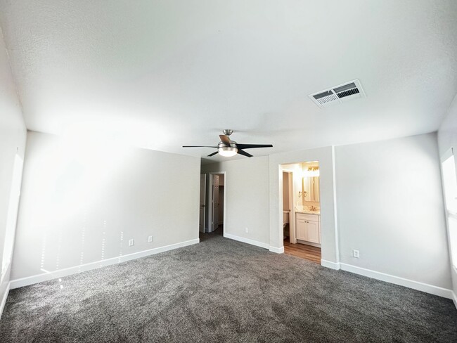 Foto del edificio - Charming Single-Story 3 bedroom