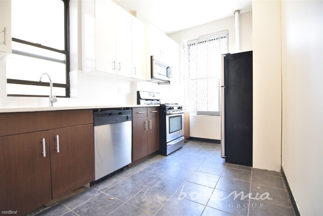 Primary Photo - 3 br, 1 bath Apartment - 222 W 116th St