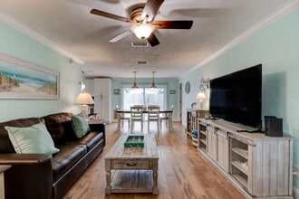 Building Photo - 4013 S Peninsula Dr