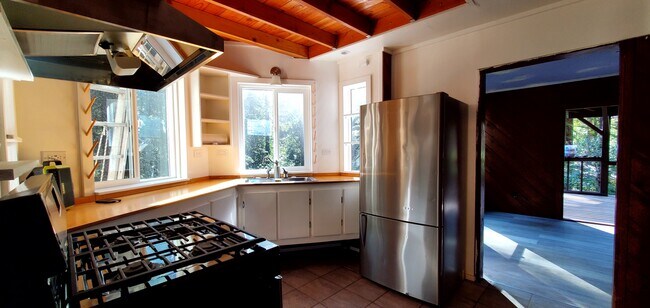 Foto del edificio - 787 Applewood Rd