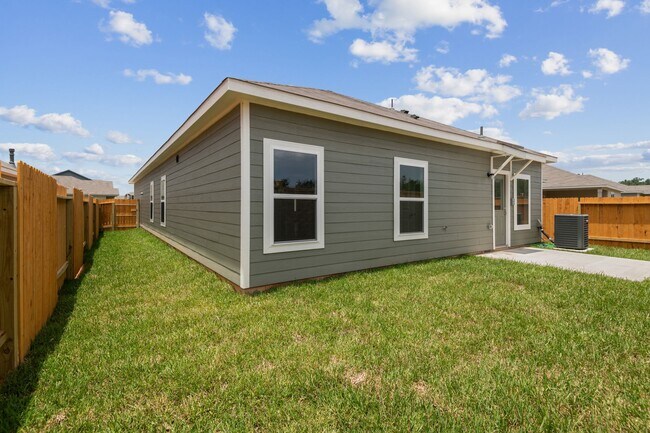 Foto del edificio - 15834 Berry Hl Dr