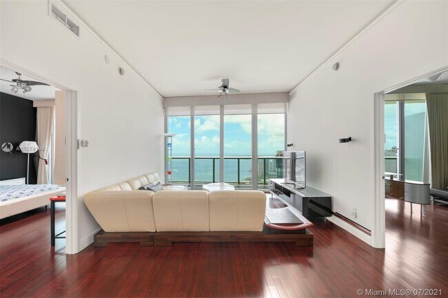 Foto del edificio - 888 Biscayne Blvd
