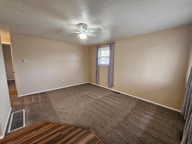 Foto del edificio - 2127 Tupsfield Rd