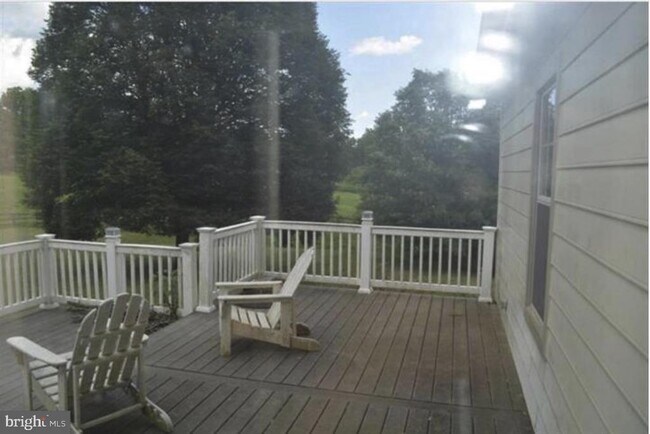 Foto del edificio - 15537 Carroll Rd