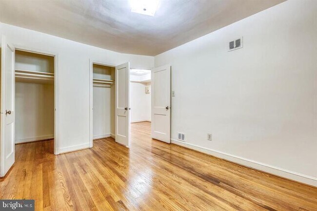 Foto del edificio - 7814 Tilbury St