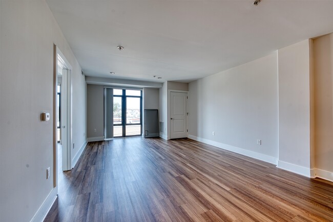 Building Photo - 1040 John F. Kennedy Blvd