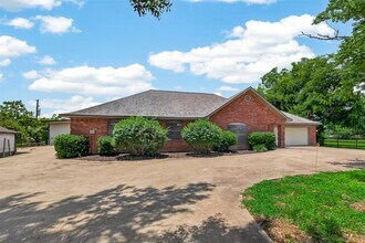 Building Photo - 1012 Lilley Rd