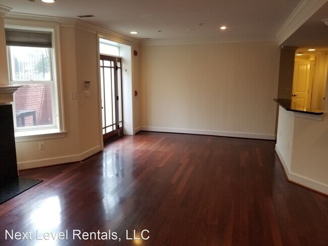 Foto del edificio - 2 br, 2 bath House - 1300 Kenyon St. NW Apt 1