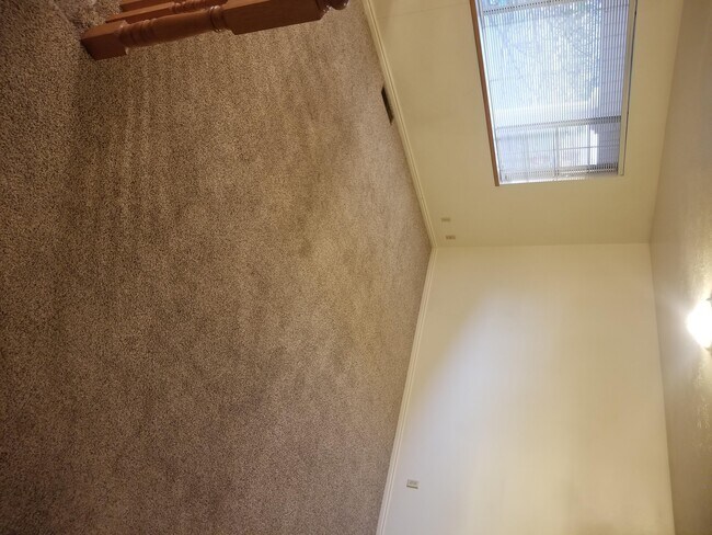 Building Photo - 782 N 900 W