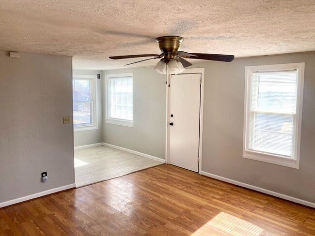Foto del edificio - Single Family Home for Rent in Dodge City