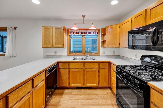 Foto del edificio - 638 E Kent Ave