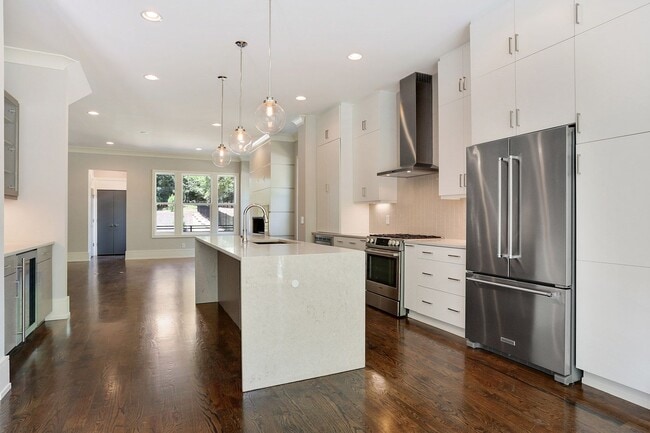 Building Photo - 3551 Blair Cir NE
