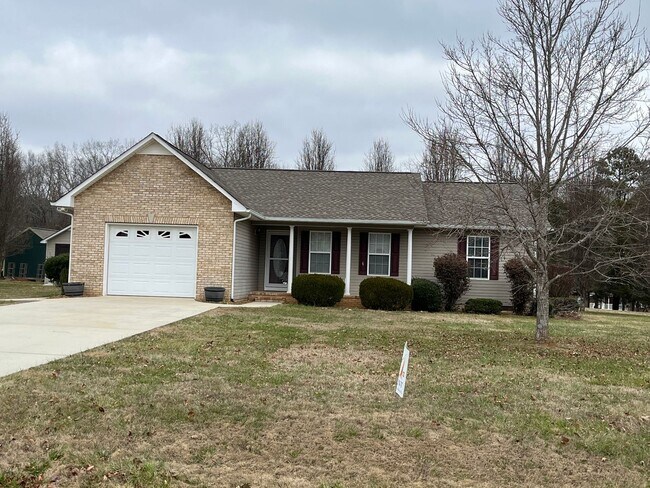 Building Photo - House in Winchester, TN