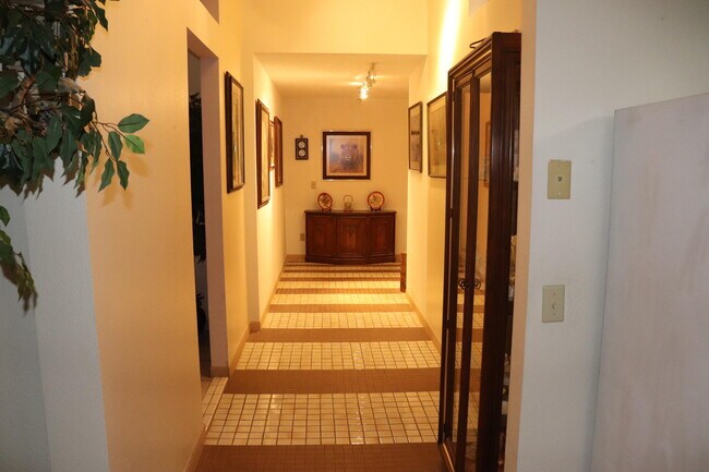 Foto del edificio - 710 Orange Ave