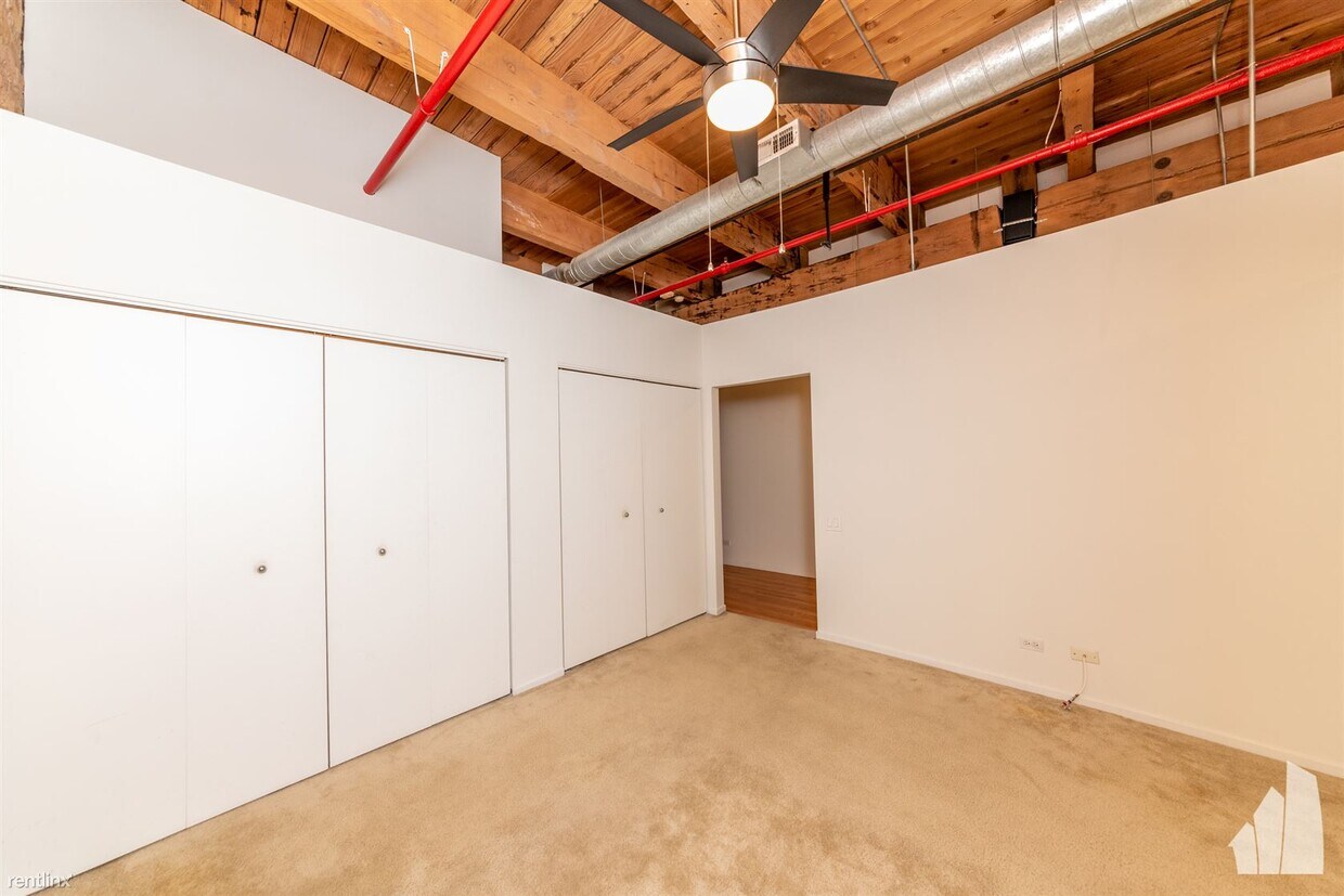 Foto principal - 1 br, 1 bath Condo - 375 W Erie St