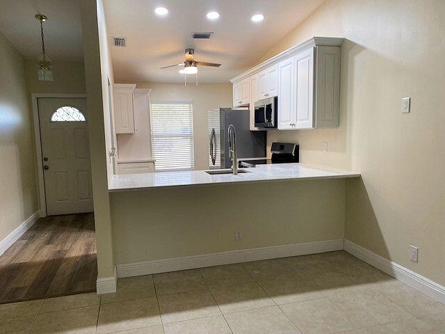 Building Photo - 5085 Bottlebrush St