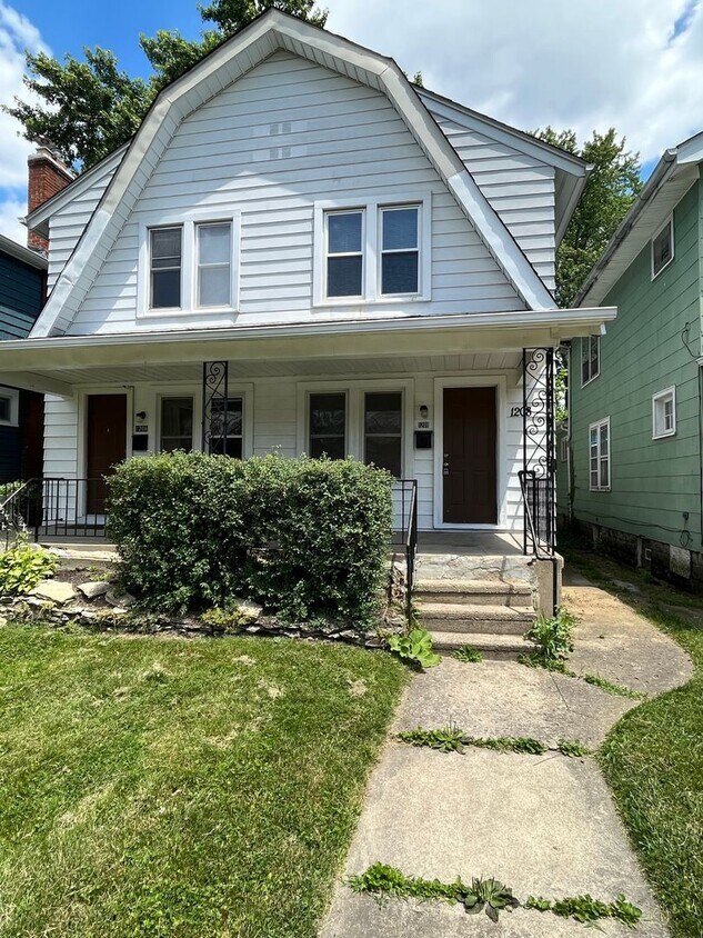 Primary Photo - 1206-1208 S 22nd Street