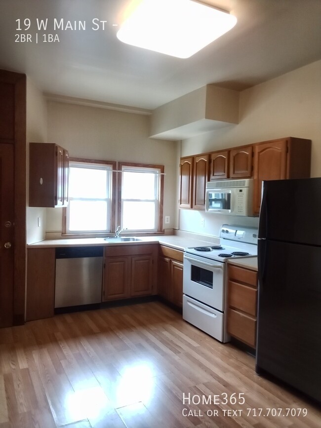 Building Photo - Nice sized 2 bedroom apartment
