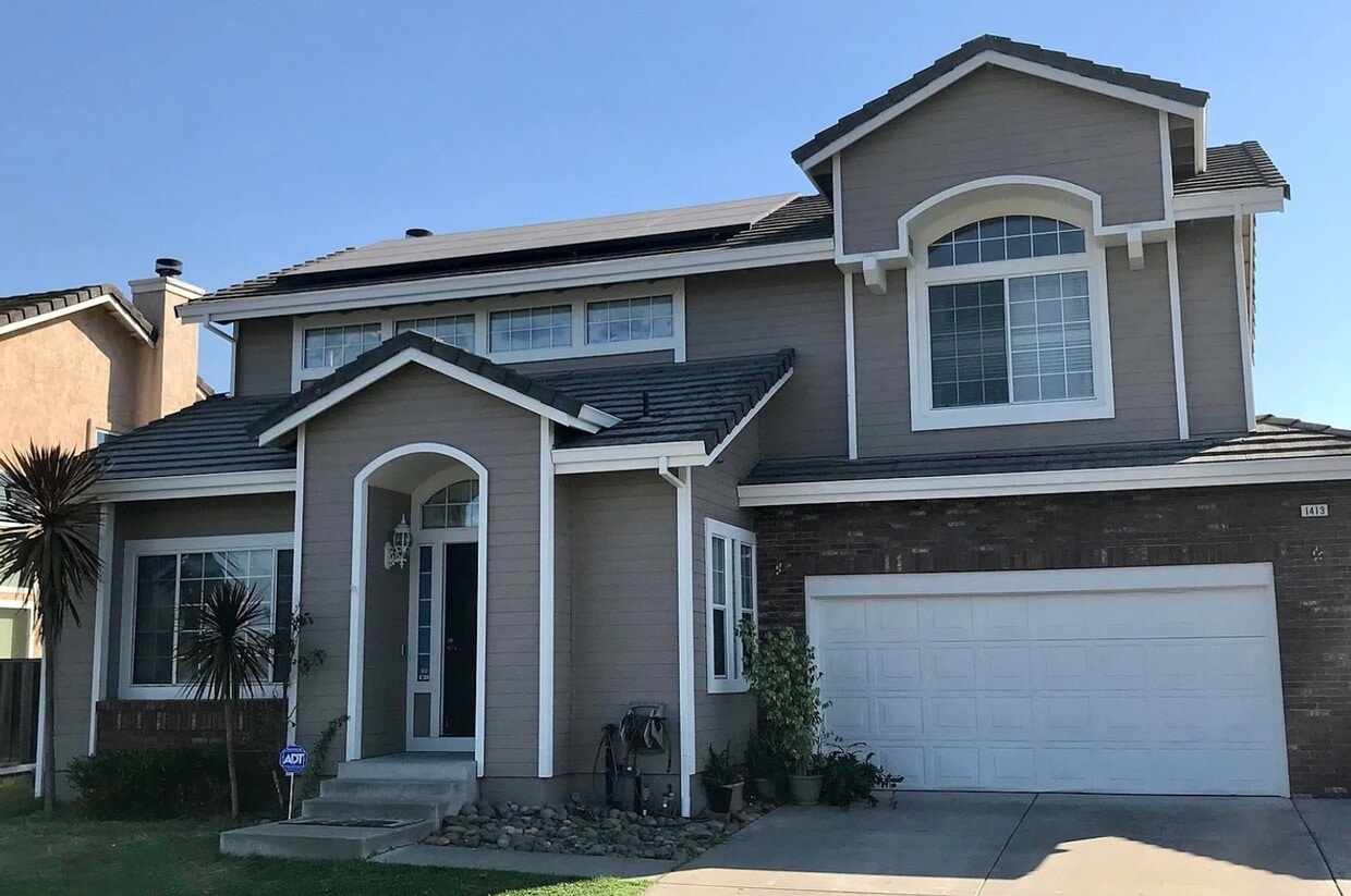 Foto principal - Charming 4 bedroom 2.5 Bath home in Antioc...