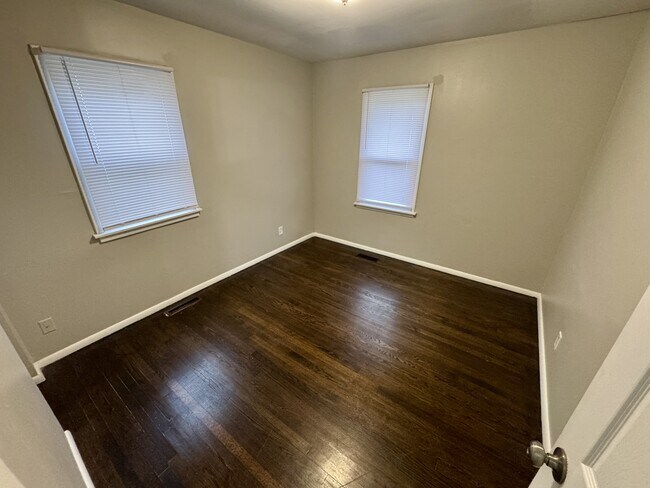 Foto del edificio - 1521 W 22nd Terrace