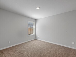 Building Photo - 3335 Silverton Dr