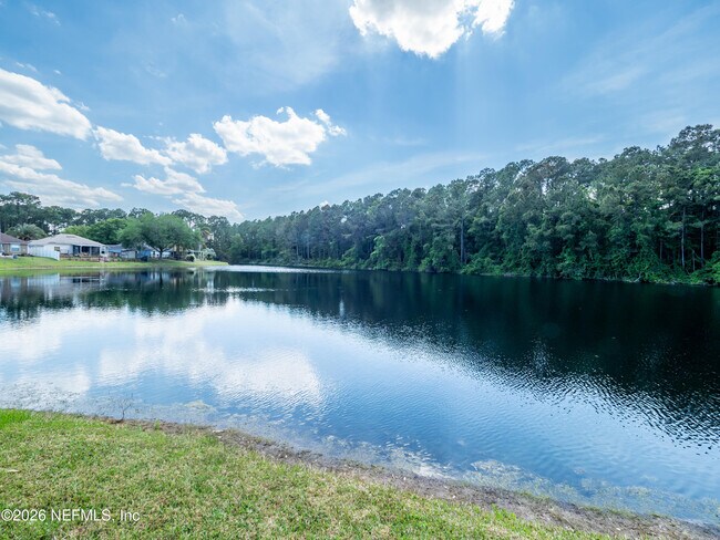 Foto del edificio - 2704 Coachman Lakes Dr