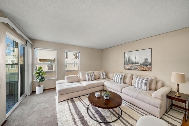 Foto del edificio - 1018 Davidson Dr