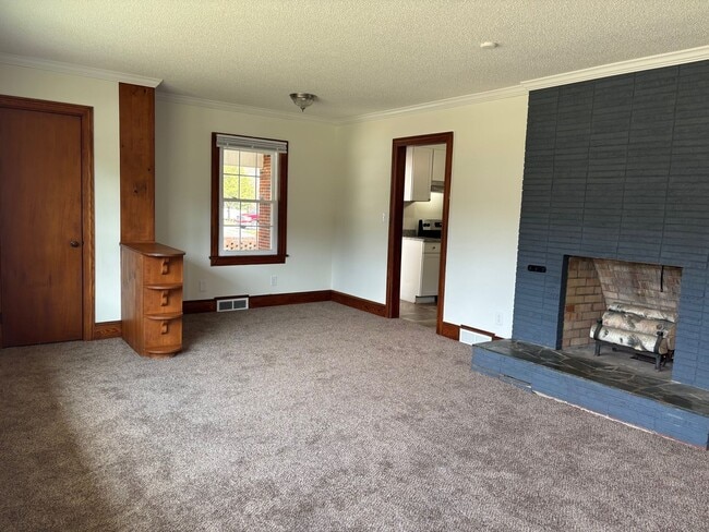 Building Photo - 3 Bed, 1 Bath Brick house in Ramseur