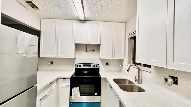 Building Photo - 7011 W 29th Ave