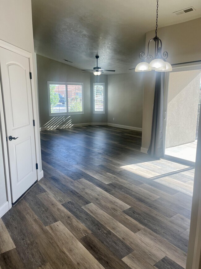 Foto del edificio - 662 W 2500 S