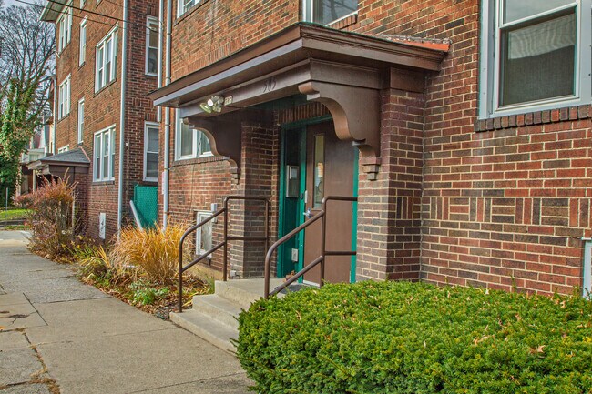 Building Photo - 505 South Ave