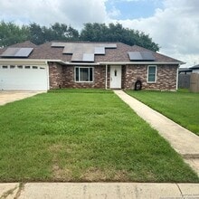 Building Photo - 103 WindCrest