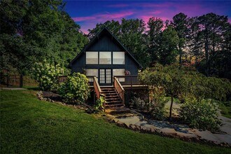Building Photo - 3145 Wendview Ln