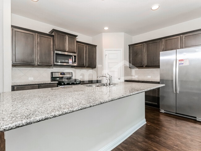 Building Photo - 5605 Gerard Dr