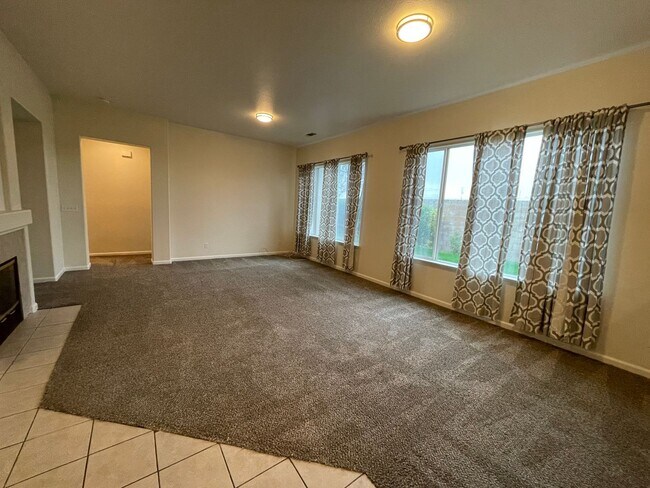 Building Photo - 2462 Jessica Cir