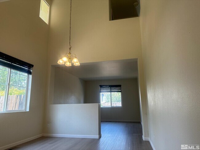 Building Photo - 5911 Sapphire Ridge Ct