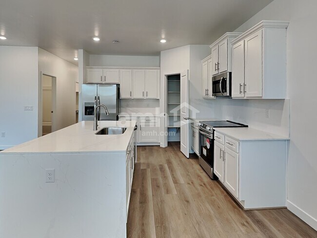 Building Photo - 7429 S Paseo Monte de Oro