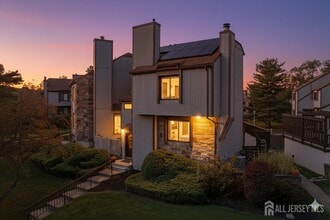 Building Photo - 160 Goldmine Ln