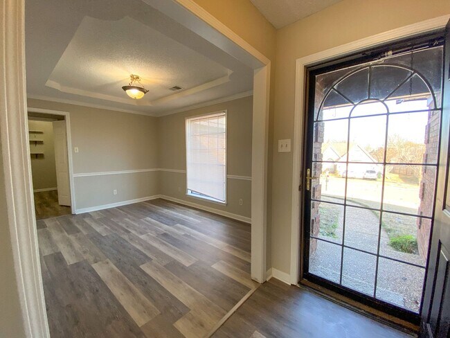 Building Photo - Great 3 bed, 2 bath home in Oakland with B...