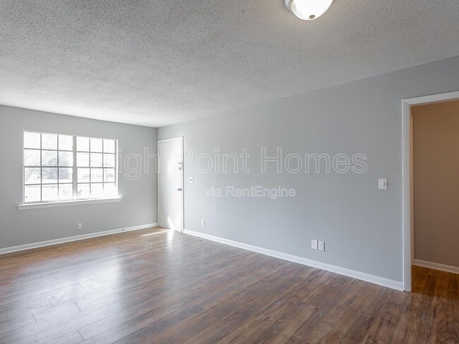 Foto del edificio - 125 Swafford Rd