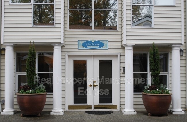 Building Photo - 2730 118th Ave SE