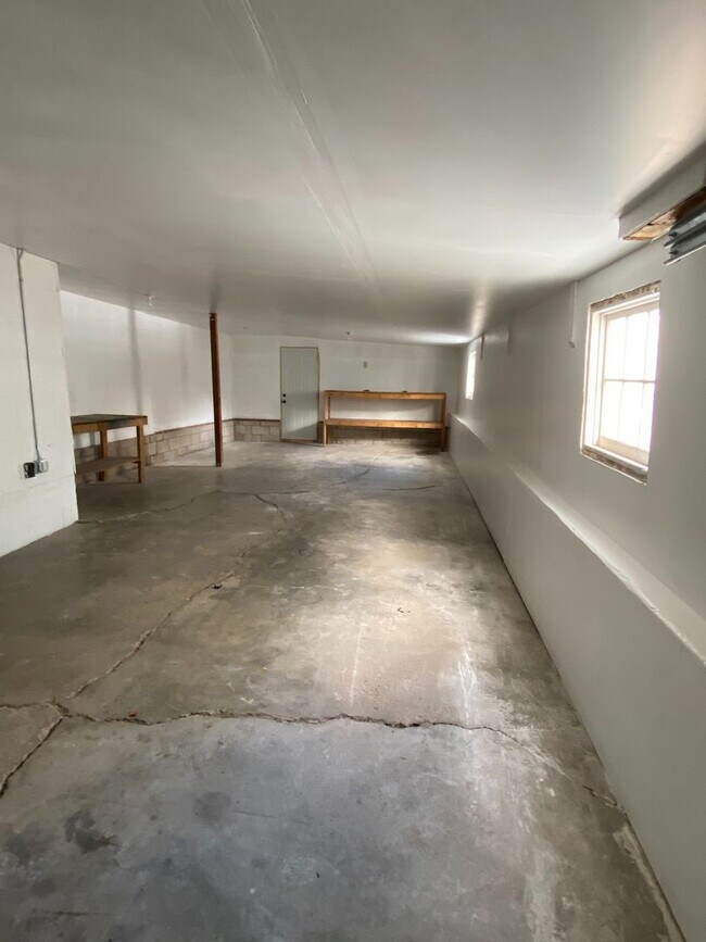 Foto del edificio - West Side 3 bedroom, 2 bathroom home for rent
