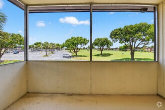 Building Photo - 752 Normandy Trail
